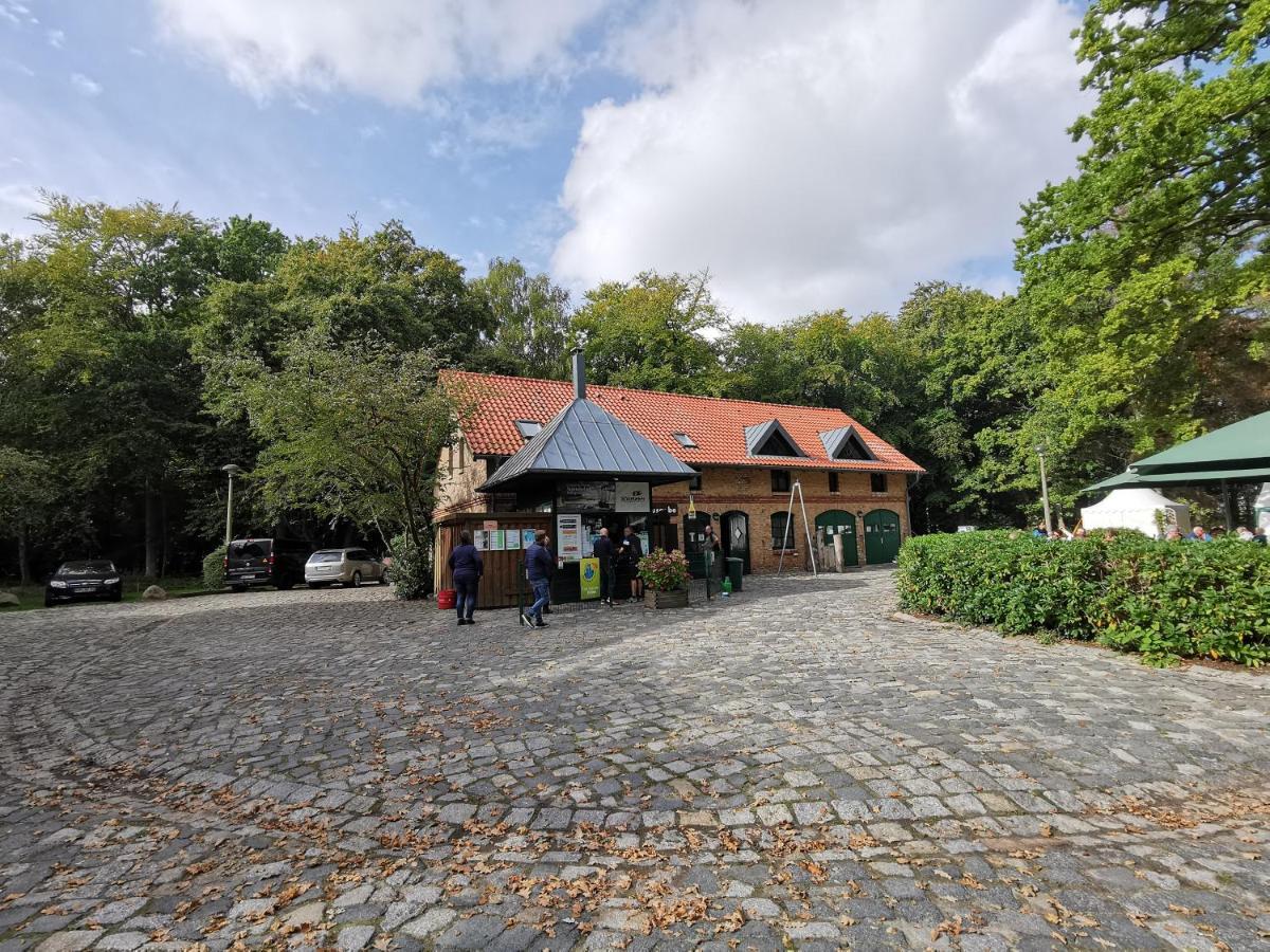 Hotel Schloesschen Sundische Wiese Zingst Exterior photo